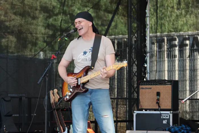 Eric Kern live on stage