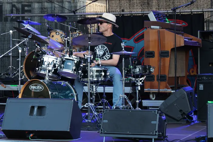 Kuno Holeczek live on drums